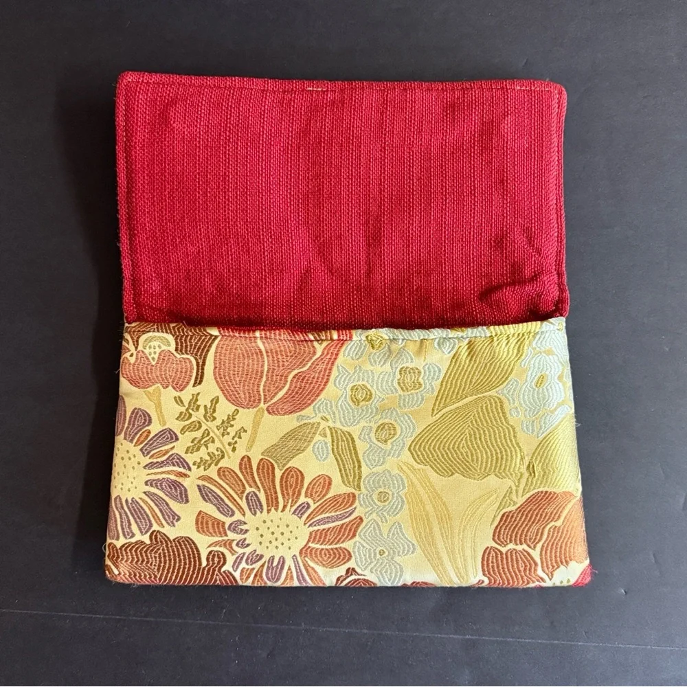 Vtg Sew Few-Handmade Gold clutch with beautiful floral 3D brooch.Magnet closure.
